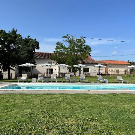 Les Terrasses Binel A Ronsac בית נופש *