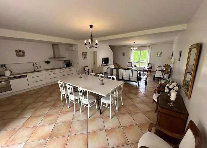 Les Terrasses Binel A Ronsac בית נופש Aigrefeuille