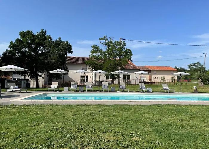 Les Terrasses Binel A Ronsac בית נופש *