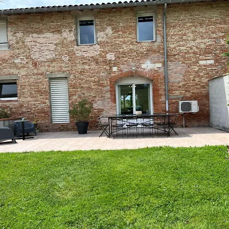 Les Terrasses Binel à Ronsac Casa de Férias