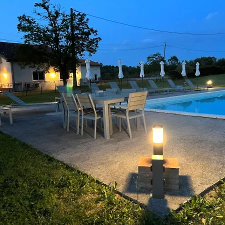 Les Terrasses Binel à Ronsac Casa de Férias